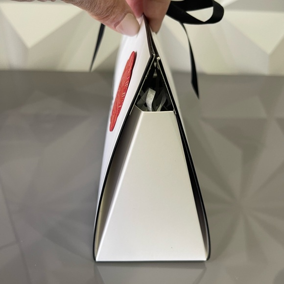 NIB CHANEL Chance Eau de Parfum - 3.4 fl oz full inclusion - Picture 4 of 6